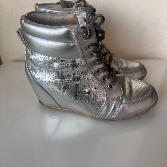 Futuristic Silver High-Top Sneakers with Black Laces with orthopedic heel - Picture 2 of 5